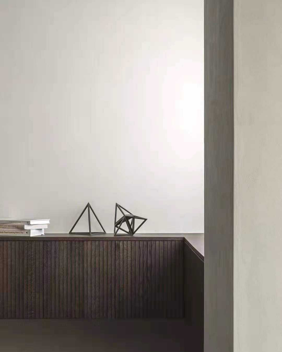 對(duì)自然材料的使用和柔和的調(diào)色板的共同信念是項(xiàng)目的基礎(chǔ)，注重觸覺(jué)、柔軟和永恒的品質(zhì)。 (2).jpg